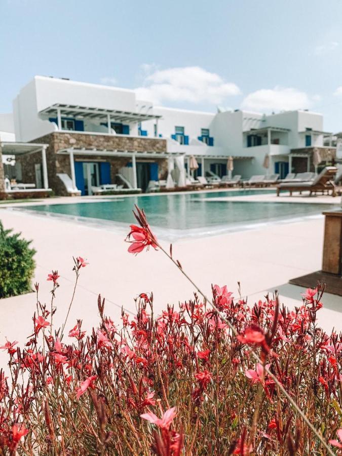 Blue, White And Grey Suites Орнос Экстерьер фото