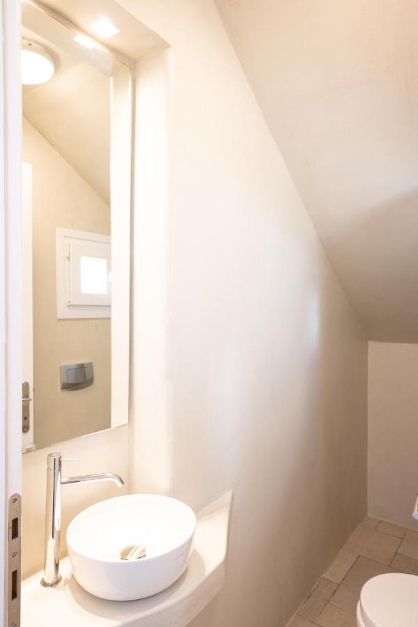 Blue, White And Grey Suites Орнос Экстерьер фото