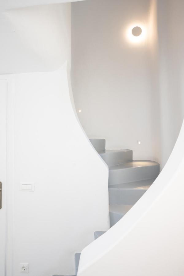 Blue, White And Grey Suites Орнос Экстерьер фото