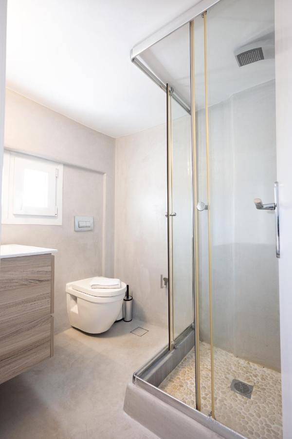 Blue, White And Grey Suites Орнос Экстерьер фото