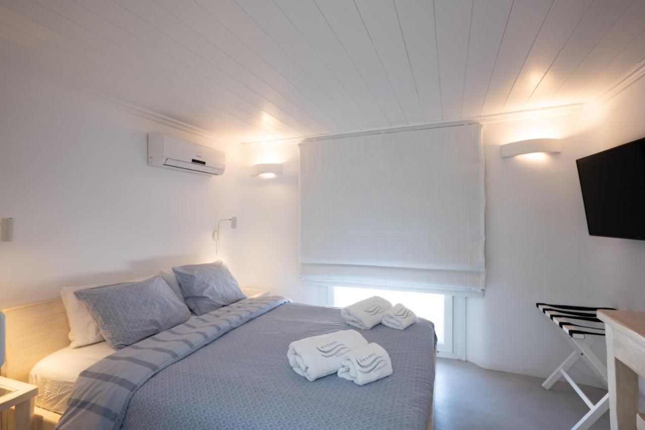 Blue, White And Grey Suites Орнос Экстерьер фото