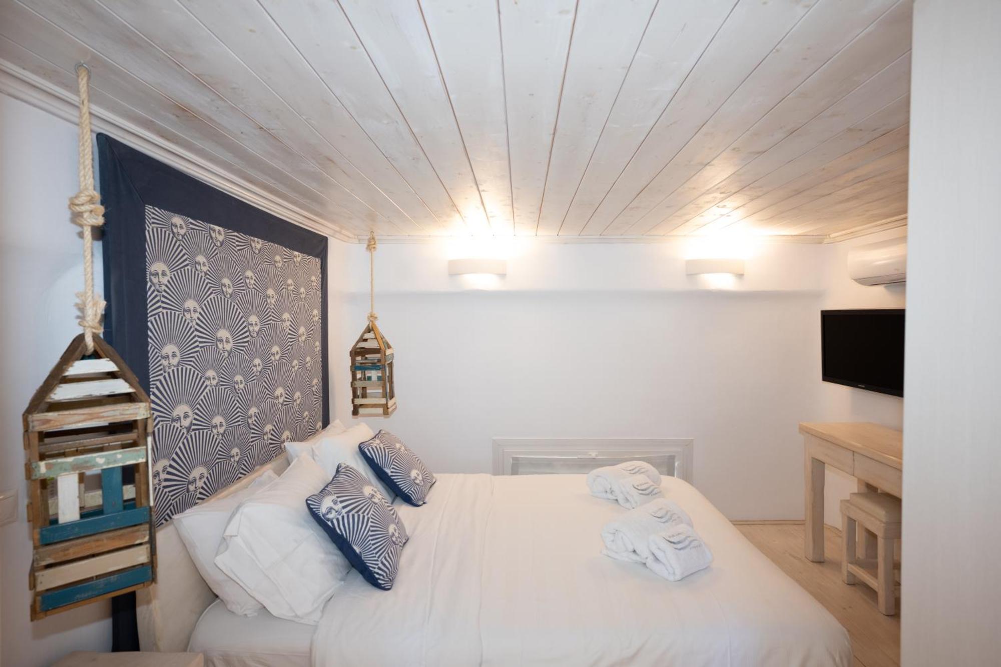 Blue, White And Grey Suites Орнос Экстерьер фото