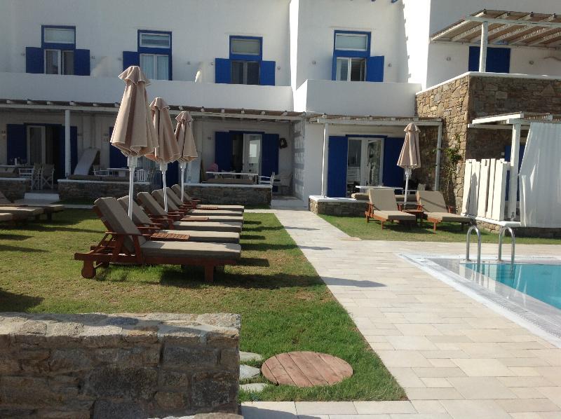 Blue, White And Grey Suites Орнос Экстерьер фото